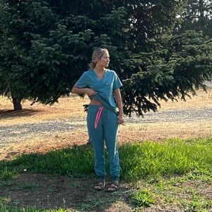 EUC small Figs scrubs